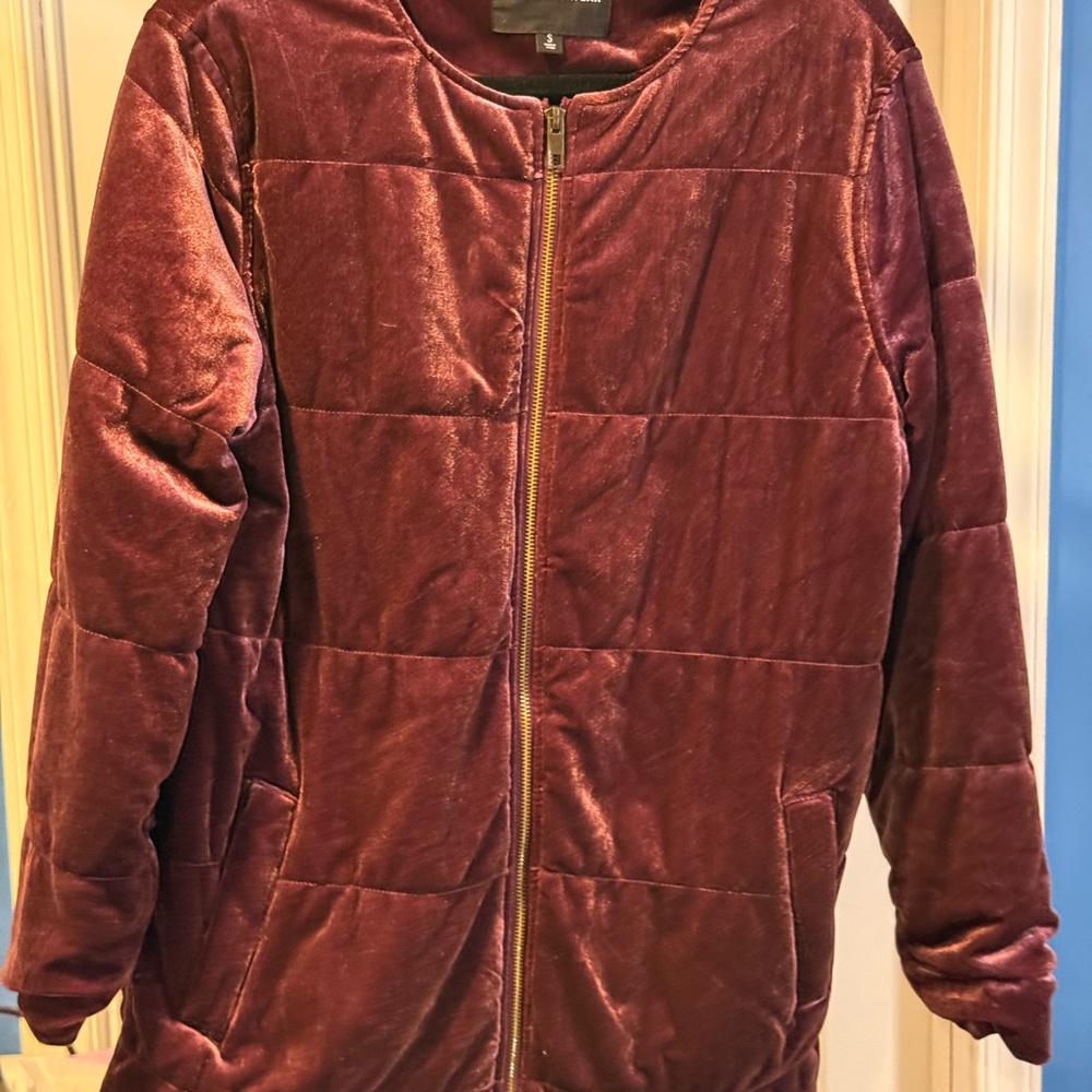 Who What Wear Velvet Puffer Jacket in Rich Burgundy. NWOT